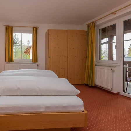 Charlotte Am Geigenbuehel -apartments Ζέεφελντ