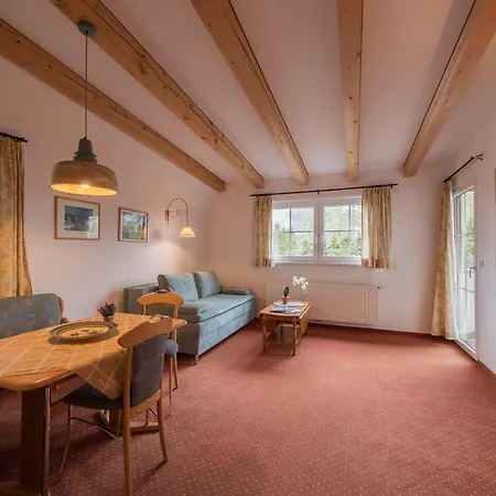 Charlotte Am Geigenbuehel -apartments 3* Ζέεφελντ