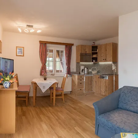 Charlotte Am Geigenbuehel -apartments Ζέεφελντ