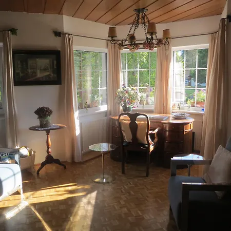 Lägenhetshotell Charlotte Am Geigenbuehel -apartments Seefeld in Tirol