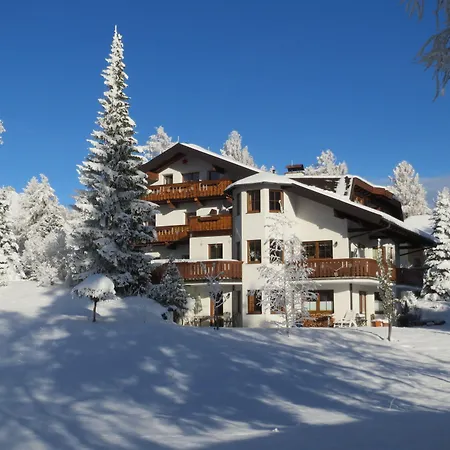 Charlotte Am Geigenbuehel -apartments 3*