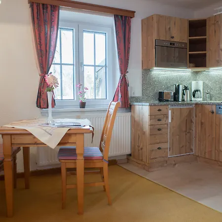 Hotel apartamentowy Charlotte Am Geigenbuehel -apartments 3*