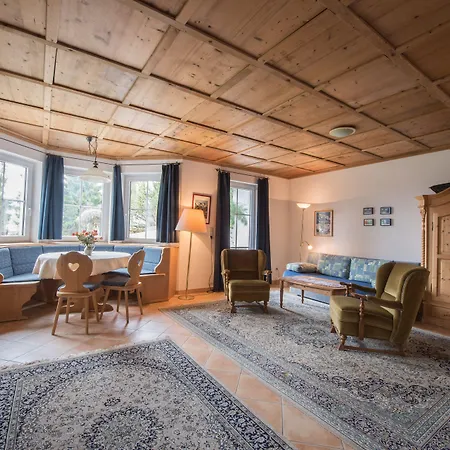 Charlotte Am Geigenbuehel -apartments Lägenhetshotell Seefeld in Tirol