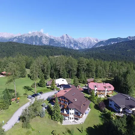 Aparthotel Charlotte Am Geigenbuehel -apartments Seefeld in Tirol