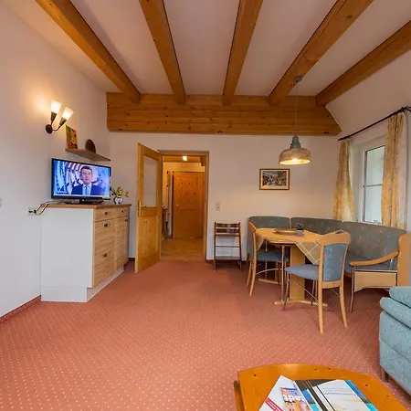 Charlotte Am Geigenbuehel -apartments Seefeld w Tirolu