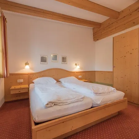 Apart-hotel Charlotte Am Geigenbuehel -apartments 3*