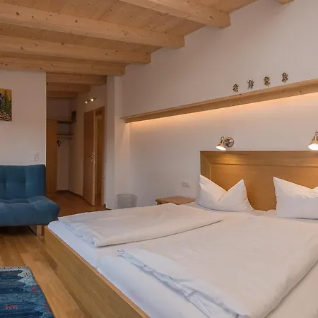 Lägenhetshotell Charlotte Am Geigenbuehel -apartments 3*