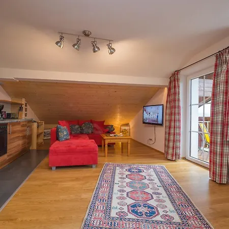 Ξενοδοχείο με διαμερίσματα Charlotte Am Geigenbuehel -apartments 3*