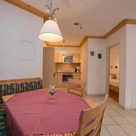 Lägenhetshotell Charlotte Am Geigenbuehel -apartments Seefeld in Tirol