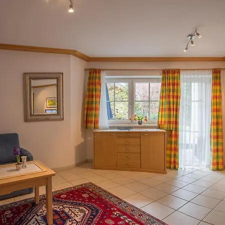 Lägenhetshotell Charlotte Am Geigenbuehel -apartments