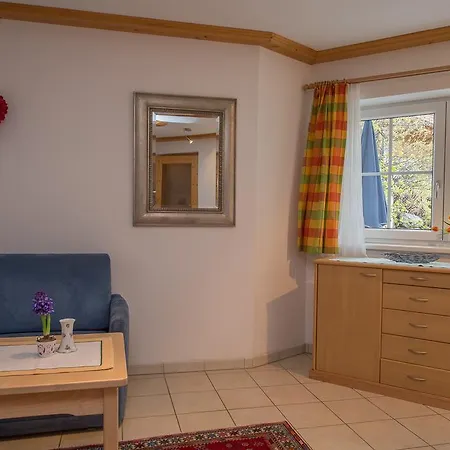 Charlotte Am Geigenbuehel -apartments Апарт-отель 3*