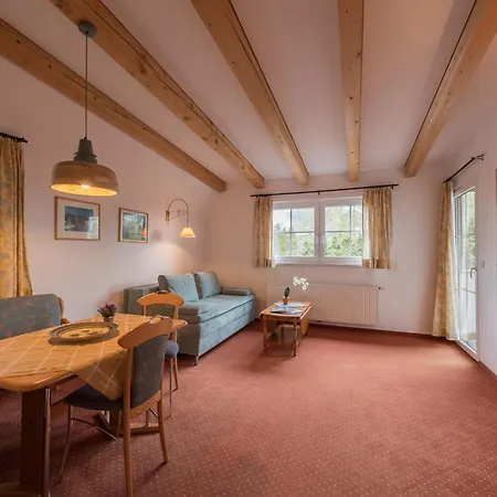 Hotel apartamentowy Charlotte Am Geigenbuehel -apartments Seefeld w Tirolu