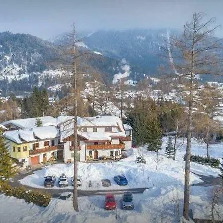 Lägenhetshotell Charlotte Am Geigenbuehel -apartments 3*