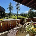 Apartmanhotel Charlotte Am Geigenbuehel -apartments 3*